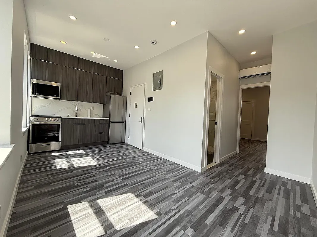 409 Grand Street — Photo 2