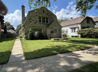 3925 N 40th St #3927, Milwaukee, WI 53216