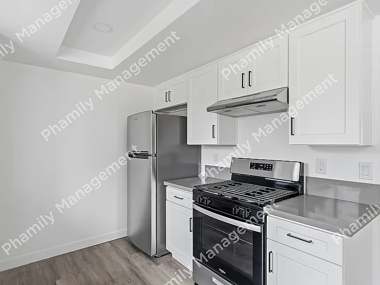 4533 Ellis Ln #B — Photo 5
