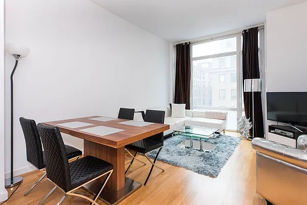 Sold by OneWorld Property Advisors | media 15