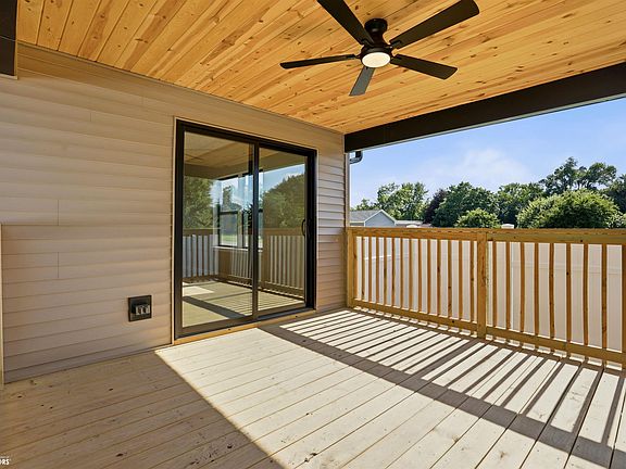 4th image of 105 Dover Cir
