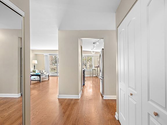 3rd image of 5450 Astor Ln APT 117
