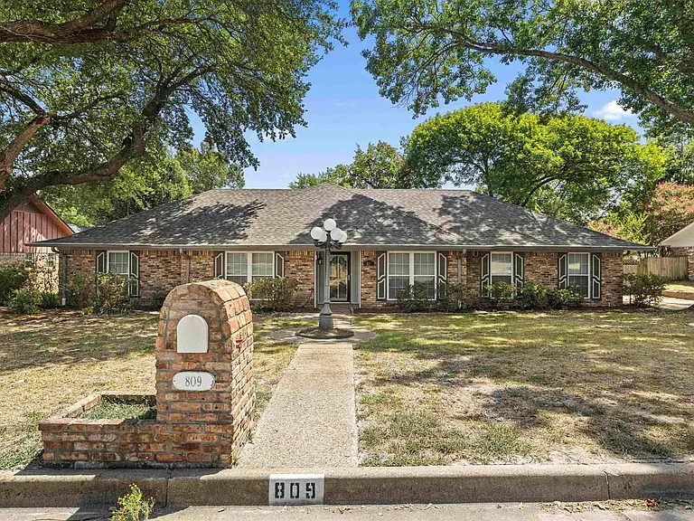 809 David Dr — Photo 18