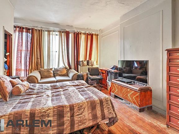 5th image of 554 W 161st St