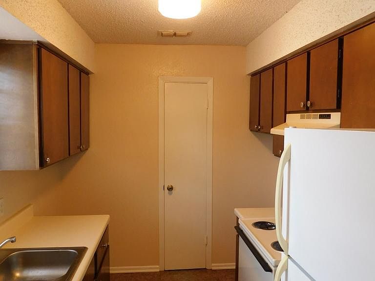 1702 N Newsom St Mineola, TX, 75773 Apartments for Rent Zillow