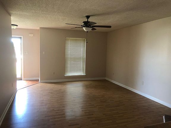3rd image of 7154 Hunters Horn Dr