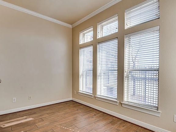 3rd image of 1412 Clarinet Ln