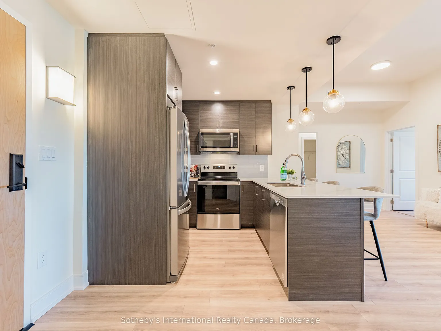 2 bed, $2,450 — Photo 2