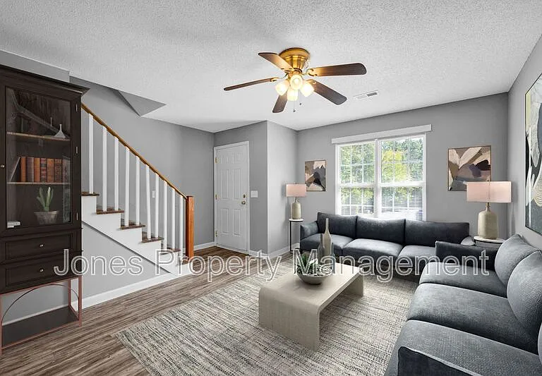 134 Aaron Pl NW — Photo 3