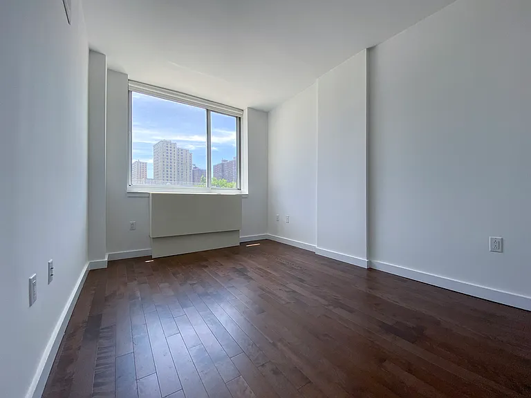 310 E 2nd St #3N — Photo 8