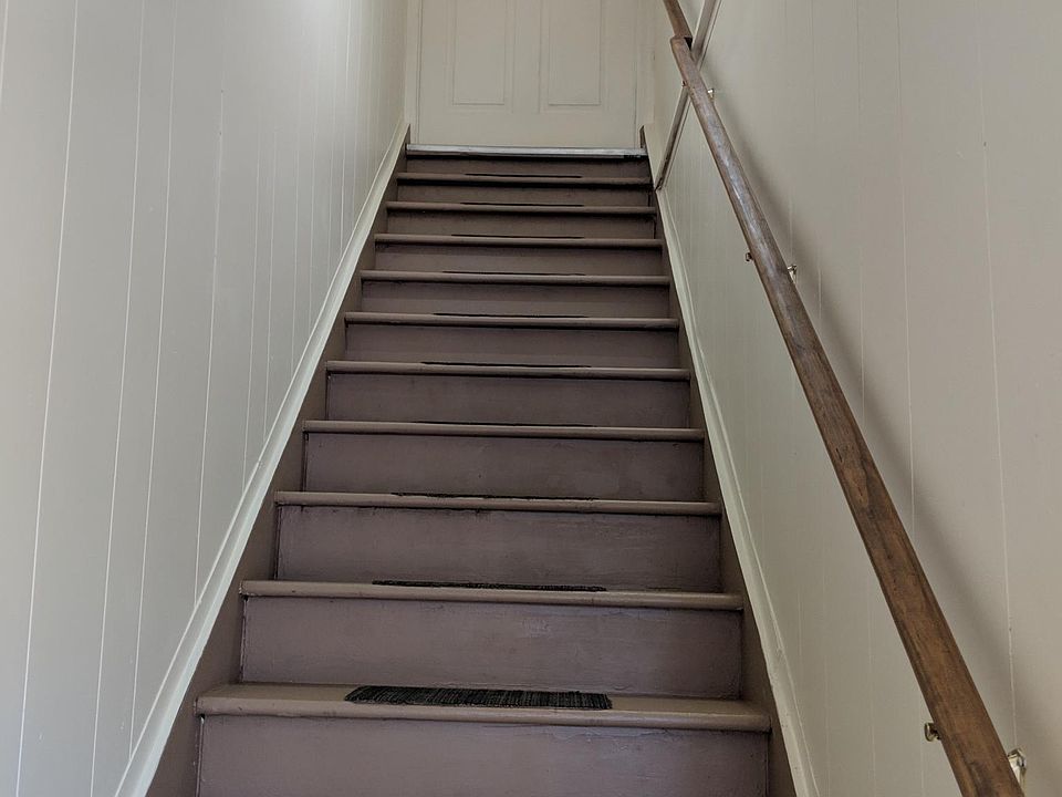2nd Floor, Private stairwell, automatic lighting