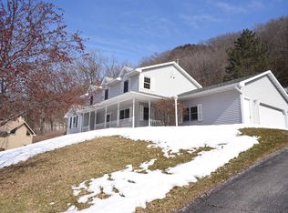 4403 Cliffside Dr, La Crosse, WI 54601