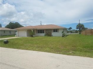 762 Hartford Dr NW, Port Charlotte, FL 33952