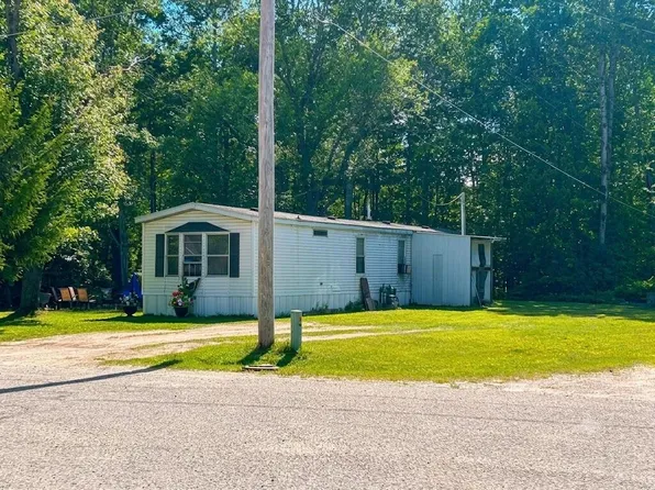 409 Hemlock St, Lake, MI 48632