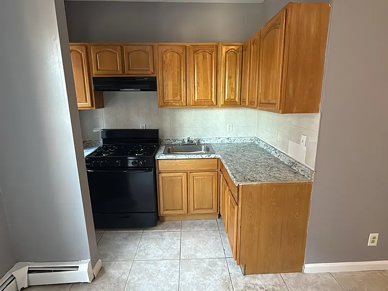 66 N 9th St #4L — Photo 3