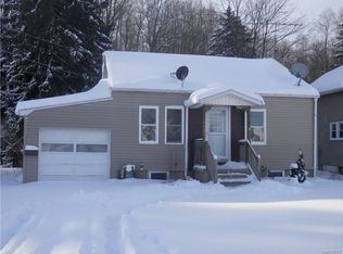 10657 Prospect St, Gowanda, NY 14070
