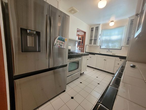 5th image of 432 C Ave #432