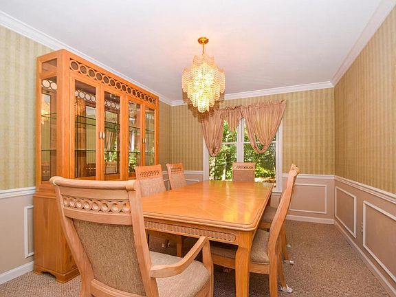 4th image of 4449 Branderwood Dr