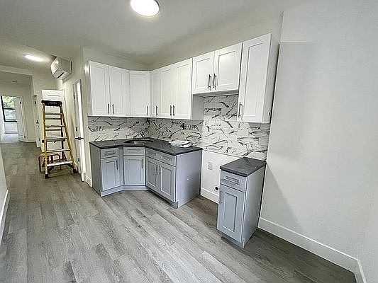 5th image of 898 Rogers Ave APT 2