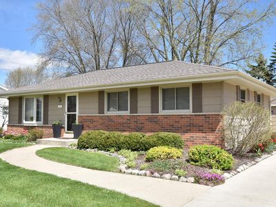 220 Judge DRIVE, Saukville, WI, 53080