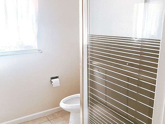 4th image of 802 Palomino Dr APT B