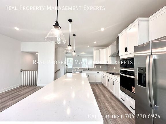 3rd image of 13013 Moon Rd