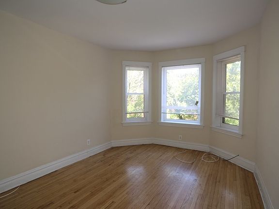 5th image of 3818 N Sheffield Ave #Two