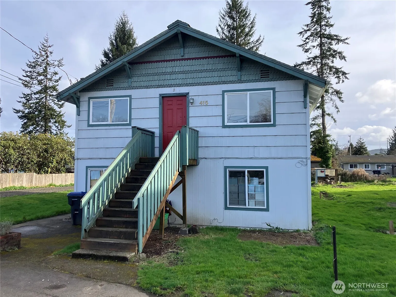415 E Curtis Street photo 1