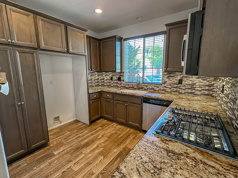 24623 Montevista Cir — Photo 6