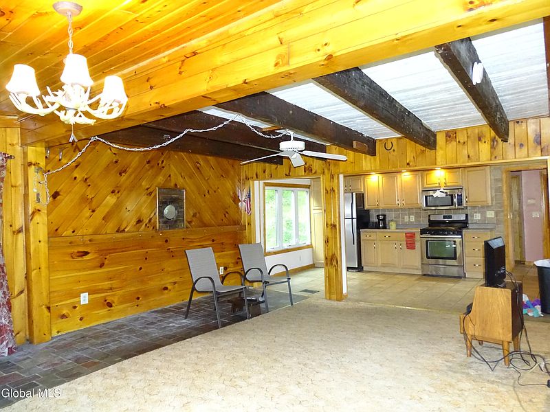 4th image of 15 Cottage Street
