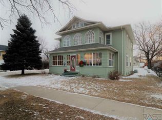208 S Till Ave, Irene, SD 57037