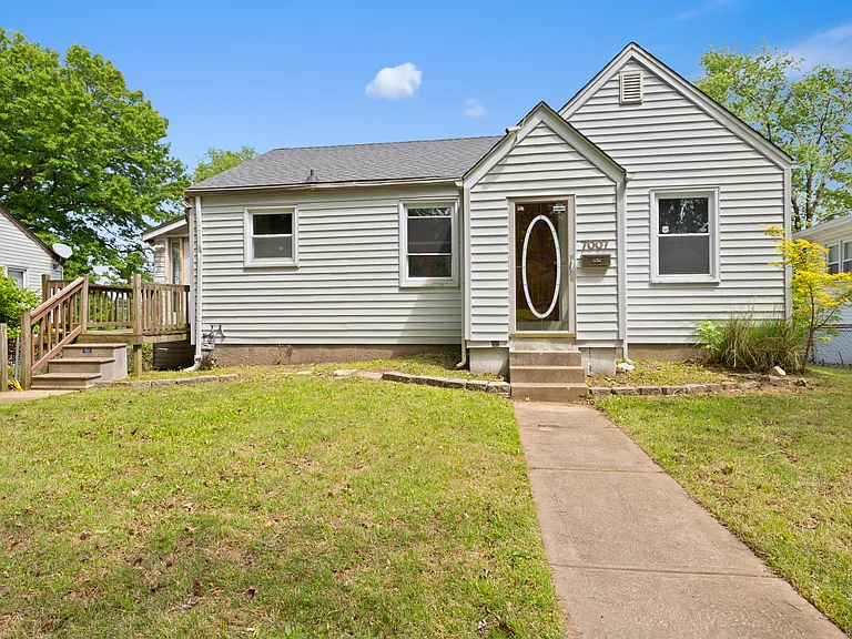 7007 Paisley Dr — Photo 1