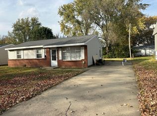 1204 W Eureka St, Champaign, IL 61821