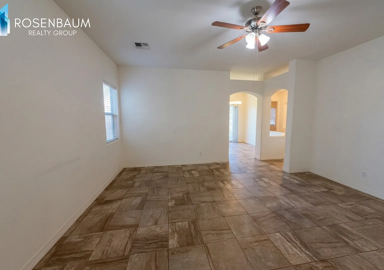 Stunning 3 bedrooms 2 bathrooms House in a premiun area of Prescott Valley! — Photo 2