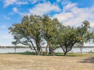 128 Lakeside Dr, Brownwood, TX 76801