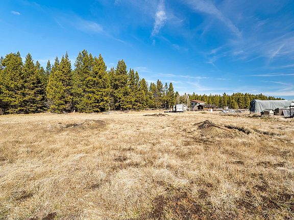 3rd image of 16962 Elsinore Rd