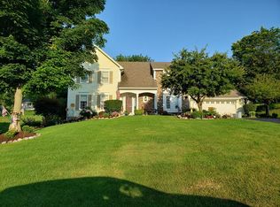 3 Wolfboro Dr, Fairport, NY 14450