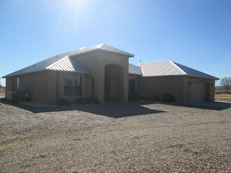 1st image of 4 Jarales Ln