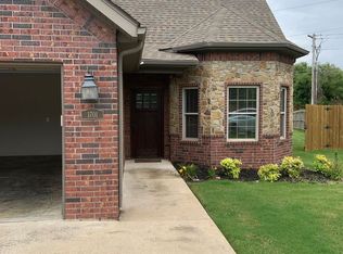 1701 Stonegrove Rd, Bentonville, AR 72713