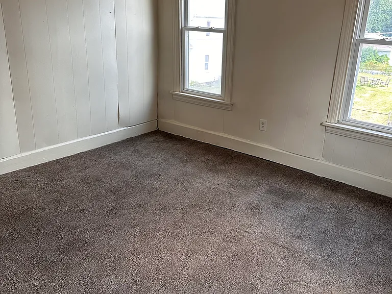 15 Umberto Ave — Photo 18