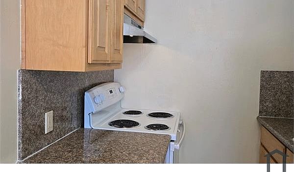 1st image of 690 Richmond Ave #4