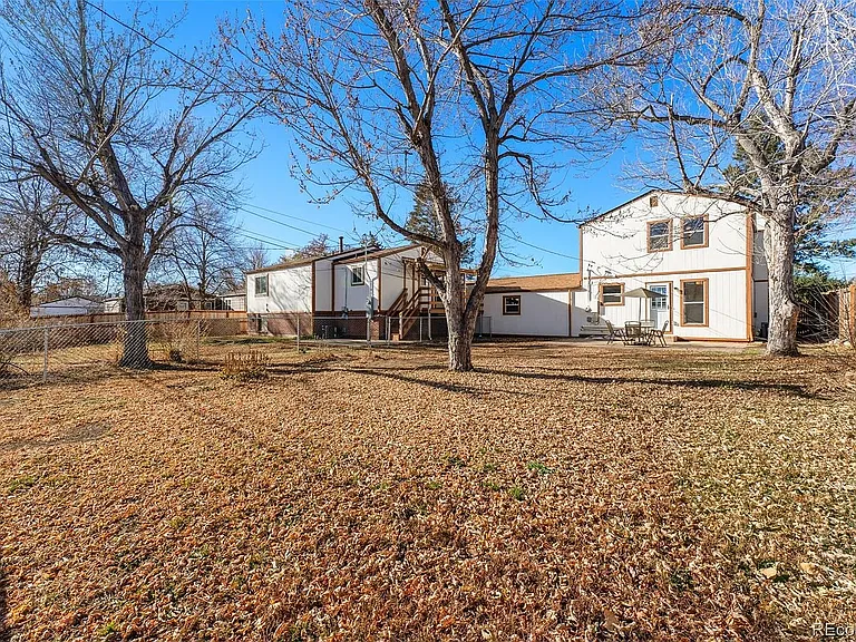 1358 Urban St — Photo 28