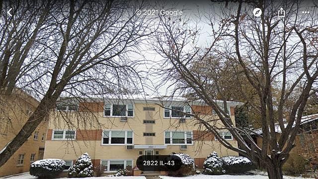 5 flat building - front of buidling