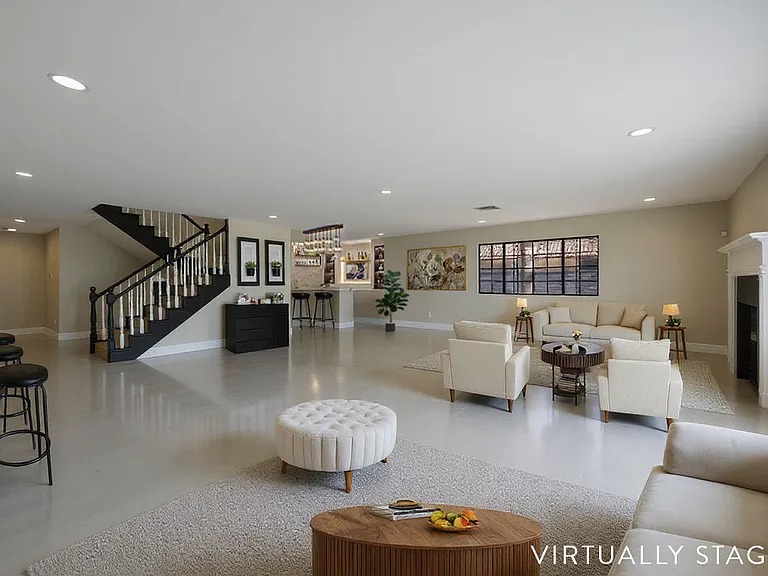 3382 Montessouri St — Photo 10