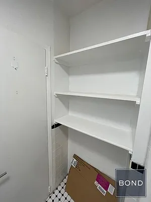 Rented by Bond New York | media 9