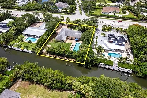 527 E Causeway Blvd — Photo 34
