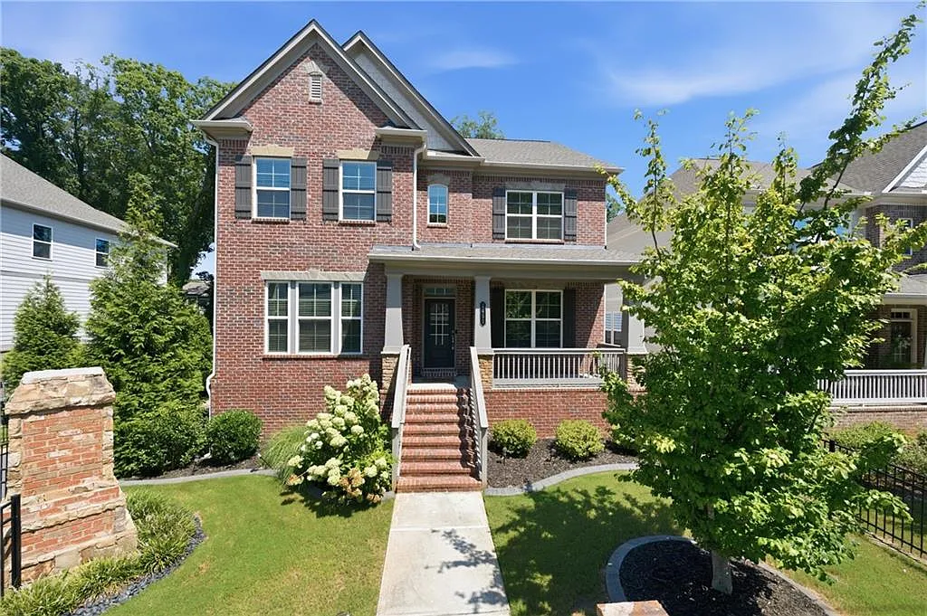 4 bed, 4.5 bath, 4322 sqft, $4,500 — Photo 2
