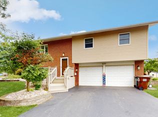 16719 Gaynelle Rd, Tinley Park, IL 60477