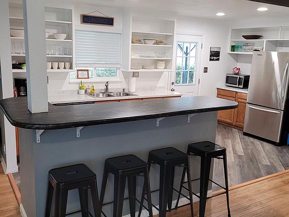 3rd image of 2268 Park Marina Dr