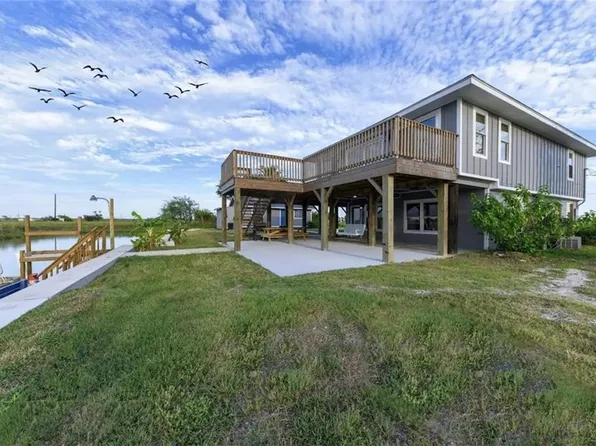 356 E Sagebrush St, Rockport, TX 78382